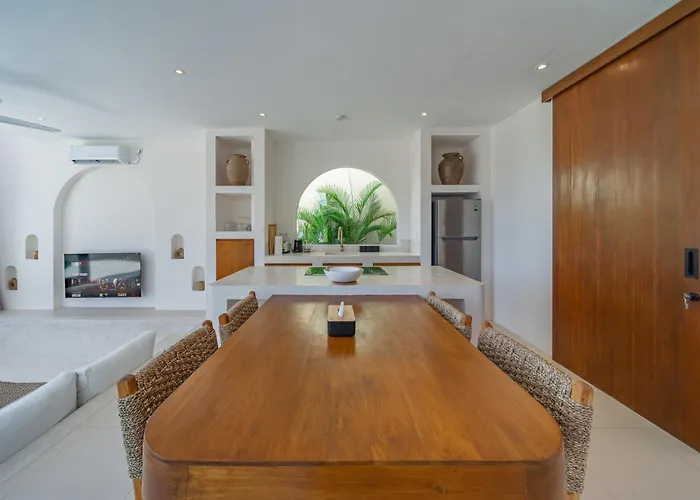 Kahaya - Scenic 2br With Pool & Ocean View فيلة أُلُواتو