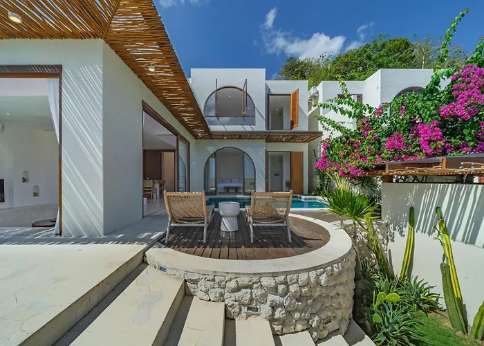 Kahaya - Scenic 2br With Pool & Ocean View أُلُواتو
