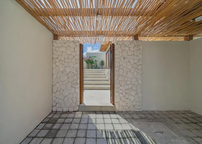 Kahaya - Scenic 2br With Pool & Ocean View